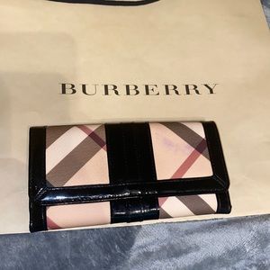 Burberry nova check coated canvas penrose continental wallet